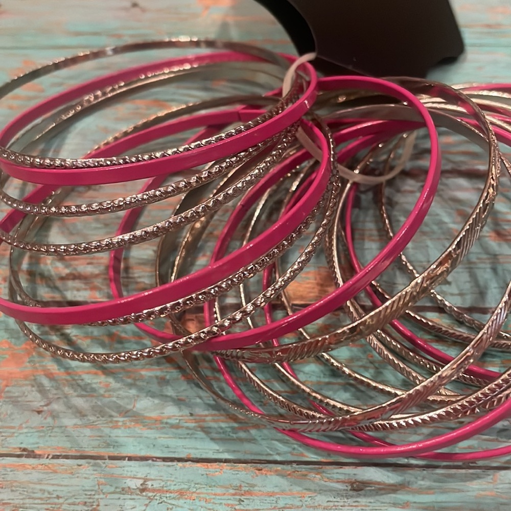 Body central pink and silver bangle bracelets - Picture 3 of 5